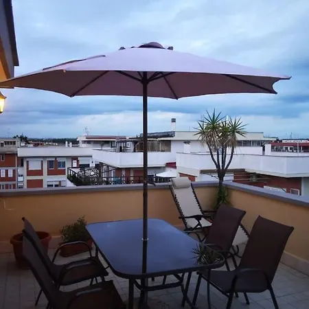 Lägenhet Cosy Penthouse Loft With View